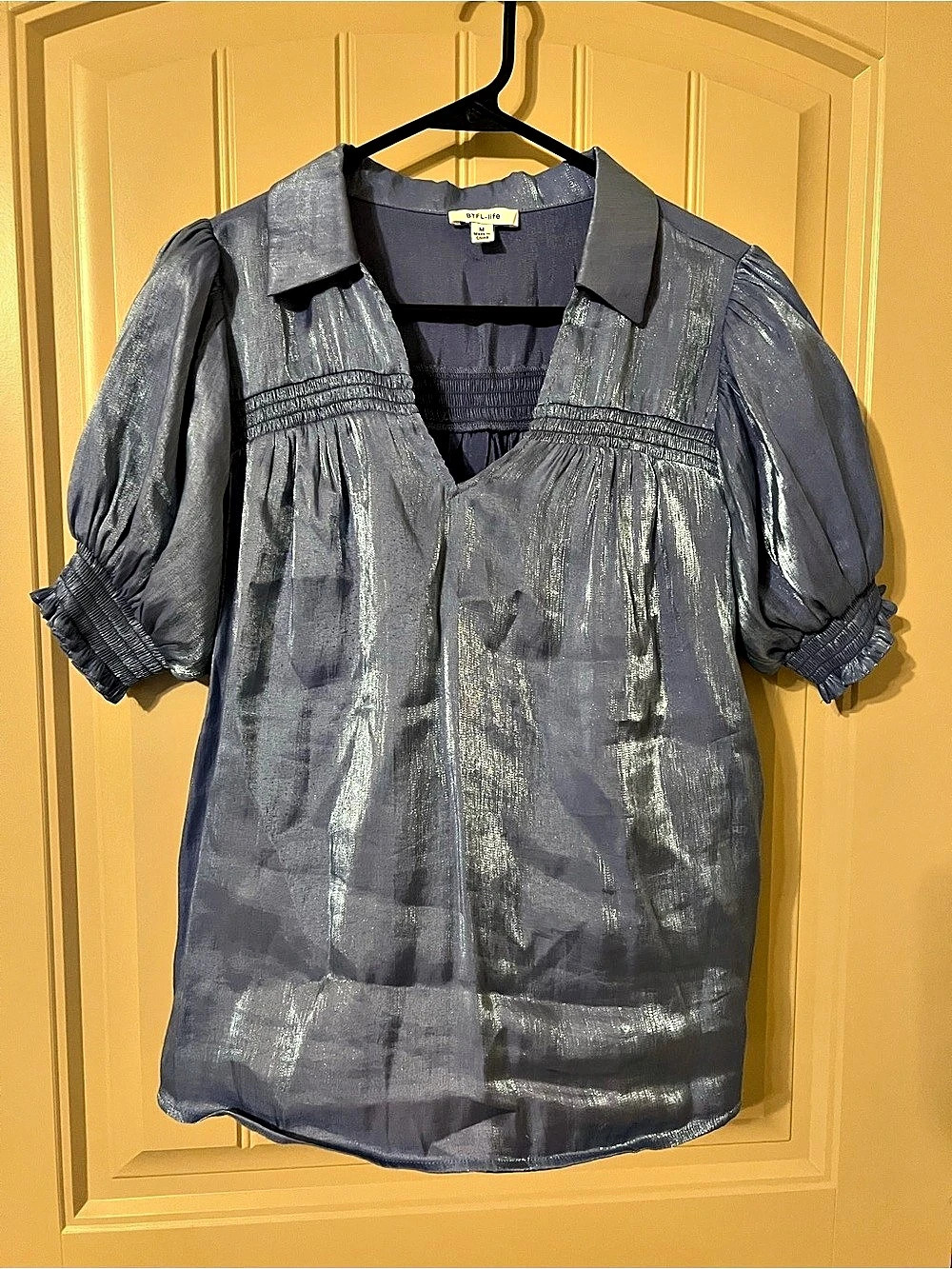 BTFL-life Puff Sleeve Blouse in Gray Size Medium Like New